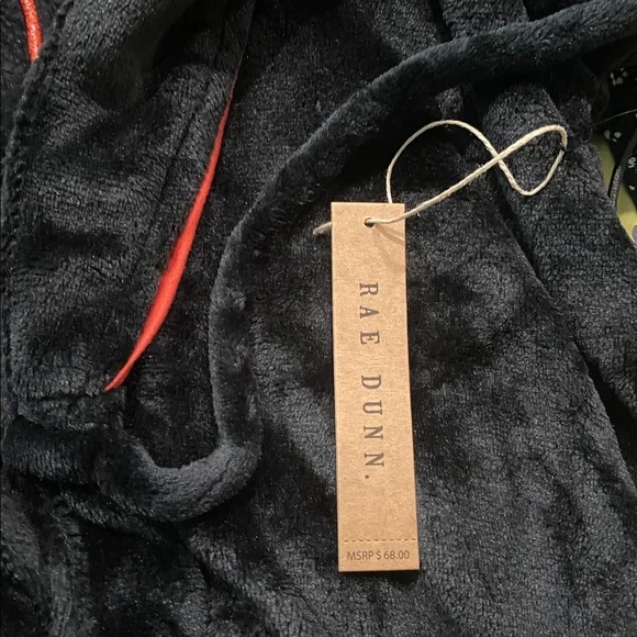 Rae Dunn Halloween “Hocus Pocus” plush robe with matching slipper “Boo” socks. - Picture 4 of 10